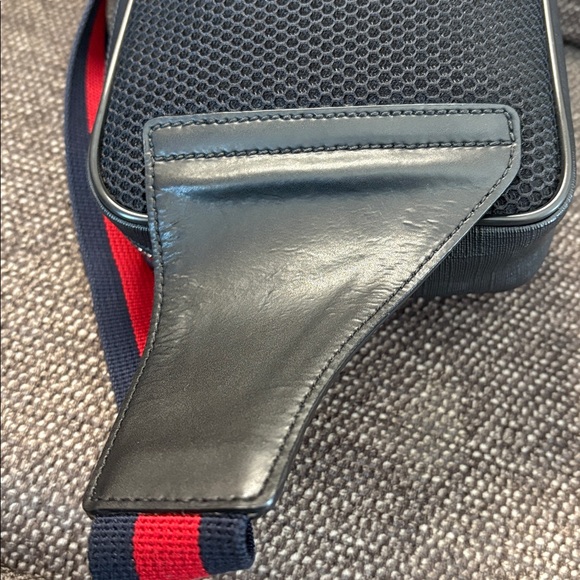 Gucci Black and Gray Belt Bag with Red Accents - Picture 10 of 10